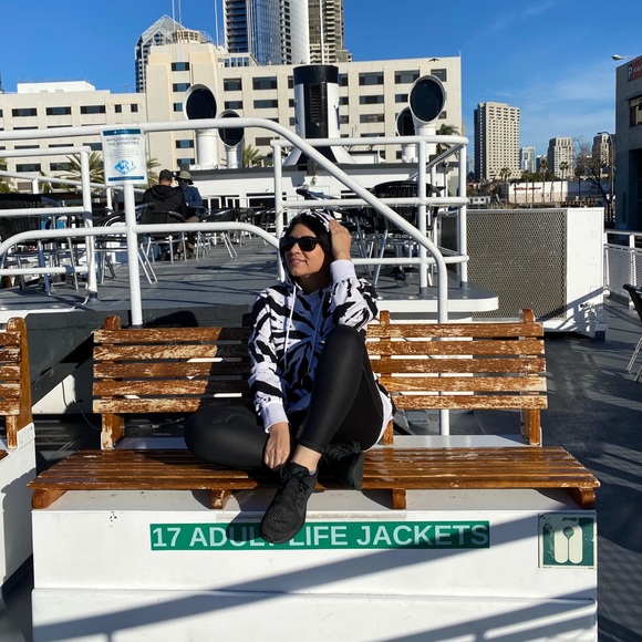 Meet Posh Ambassador Blue Lilly Pad (Patricia) - Picture 3 of 8